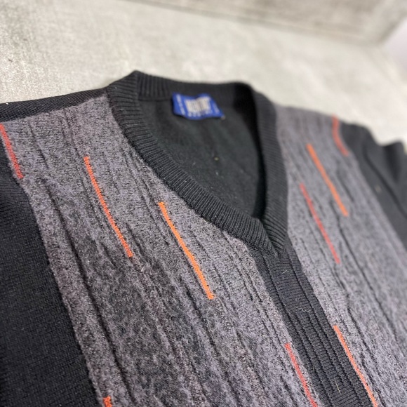 VINTAGE VALENTINO SWEATER BLACK GREY AND ORANGE - Picture 7 of 7